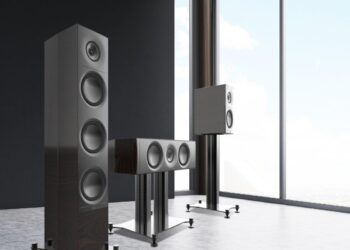 ELAC:ilta uusia high-end-kaiuttimia