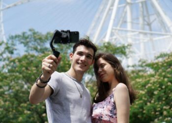 FeiyuTechin VLOG pocket -gimbaali osaa seurata kasvoja ja kohteita