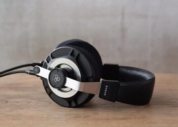 Luonteikkaat planaarikuulokkeet