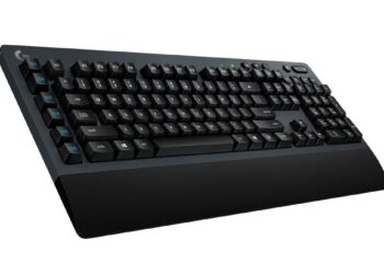 Logitechiltä langaton hiiri, matto ja näppäimistö pelaajille