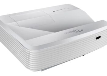 Testissä Optoman projektori: 100″ kuva tv-tasolta