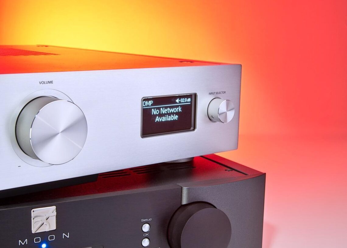 Parivertailu: Technicsin ja Moonin highend-verkkovahvistimet