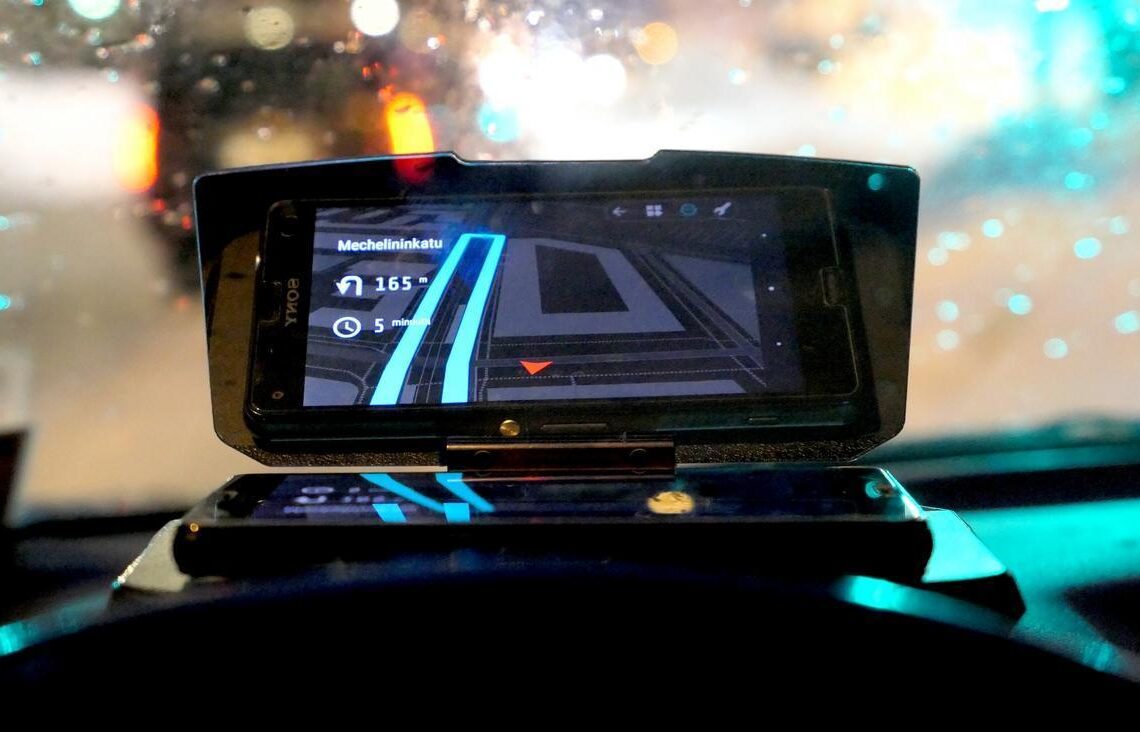 AVPlus kokeilee: HUD-näyttö kännykkästä ja OBD:stä myös