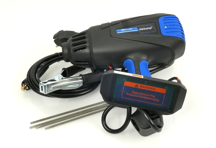 Halpa Azzuno MMA-120X käsihitsauslaite Temusta – Huti vai hitti?