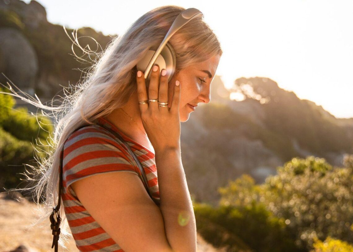 Bose esitteli uudet Noise Cancelling Headphones 700 -kuulokkeet – parannettu vastamelutoiminto ja selkeämpi puheääni mikrofoneissa