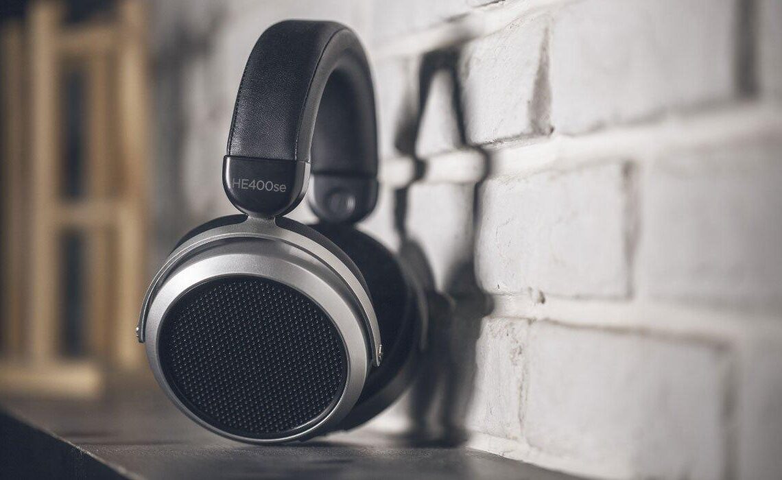 Kuulokekuninkuutta budjettiluokassa