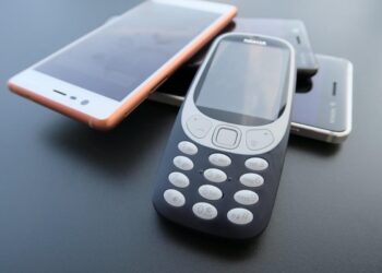 Näppituntumaa uudesta Nokia 3310 -puhelimesta