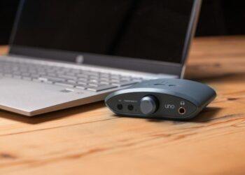 iFi Audiolta kaksi edullista kuulokevahvistin/dacia – taskuun ja työpöydälle