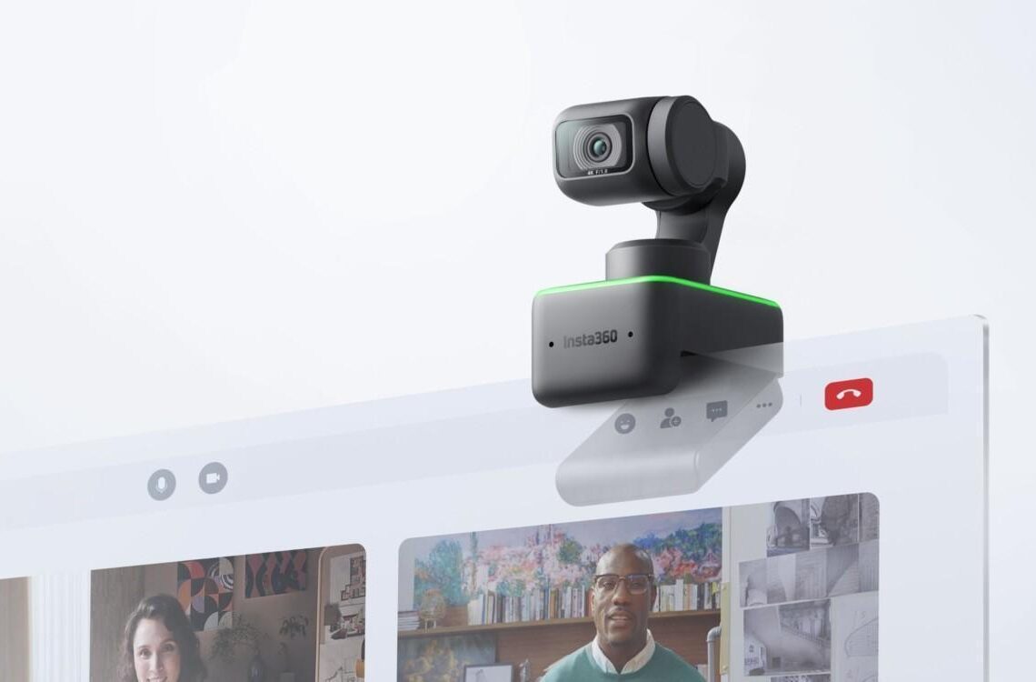 Insta 360 Link -verkkokameraa pystyy ohjaamaan eleillä