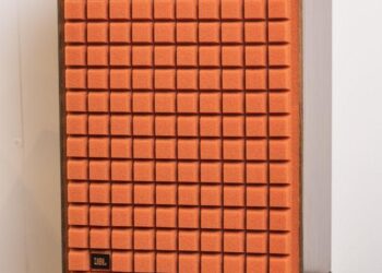 JBL:ltä jälleen retrokaiuttimet