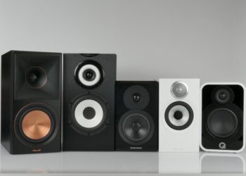 Jalustakaiuttimet 700–900 euroa