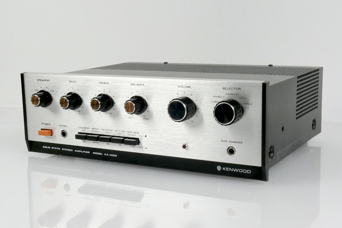 Kenwood KA-4002 – Kerrassaan upea pikkuvahvistin 70-luvulta