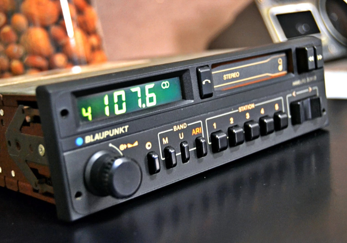 Klassikkoradiot palaavat – Blaupunkt tuo retron takaisin autoihin