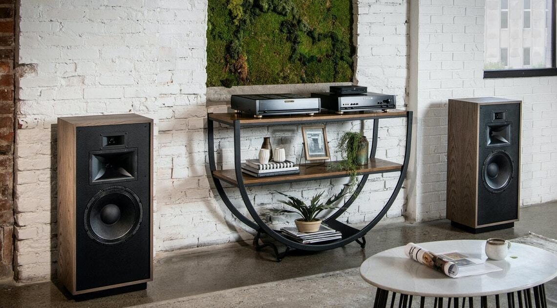 Klipschiltä uusi versio Forte-jalustakaiuttimista