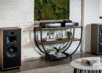 Klipschiltä uusi versio Forte-jalustakaiuttimista