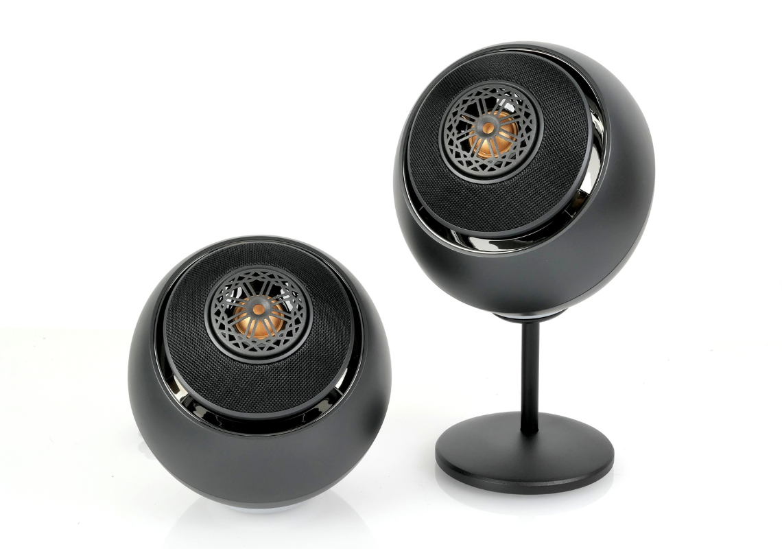 Creative Pebble Nova (MF1720) -tietokonekaiuttimet – “Bling-blingiä” ja valoshowta pelipöydälle