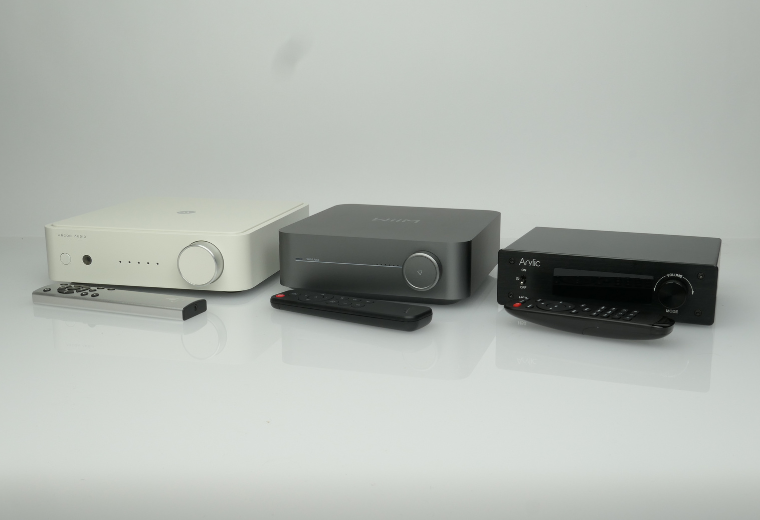 Kolme kätevää, kompaktia ja kohtuuhintaista verkkovahvistinta vertailussa