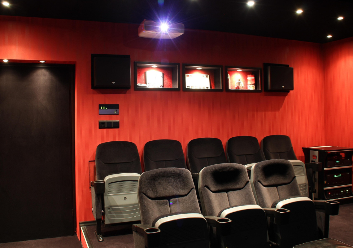 Äänilaitteiston valinta kotiteatteriin 2025 – parhaat vaihtoehdot ja uutuudet