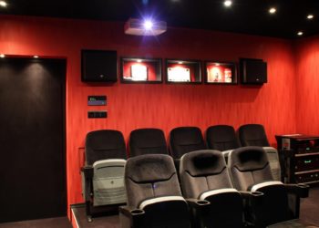 Äänilaitteiston valinta kotiteatteriin 2025 – parhaat vaihtoehdot ja uutuudet