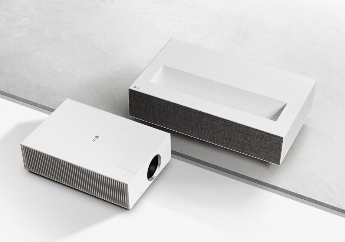 LG:ltä kaksi uutta CineBeam-laserprojektoria – lähiheittotykistä 100 tuuman kuva 21,7 cm päästä
