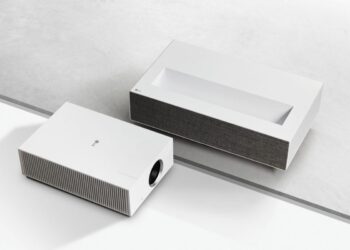 LG:ltä kaksi uutta CineBeam-laserprojektoria – lähiheittotykistä 100 tuuman kuva 21,7 cm päästä