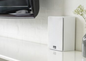 Lyngdorf esitteli kompaktit MH-3-satelliittikaiuttimet ja korkealle toistavan BW-3-subbarin