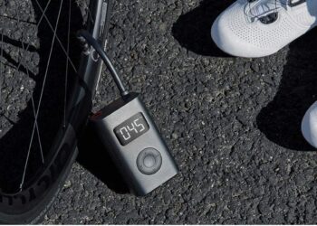 Kätevä pikkukompressori ei jätä pulaan tien päällä!