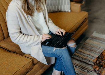 Milloin ihmiset pelaavat pelejään ”mykistettynä”?