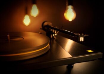 Mobile Fidelity & MOFI laitteet, tarvikkeet ja vinyylilevyt nyt Kruunuradiosta