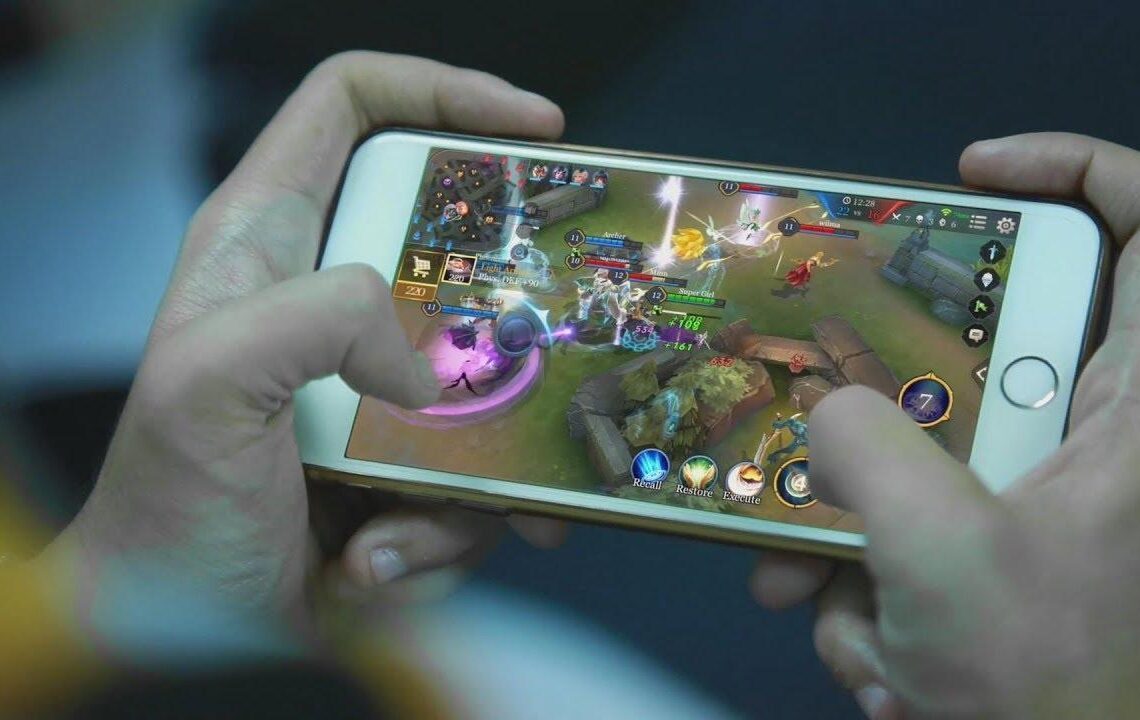 Mobiilipelaamisesta yhä suositumpaa — siirtyykö pelaaminen kokonaan puhelimiin?