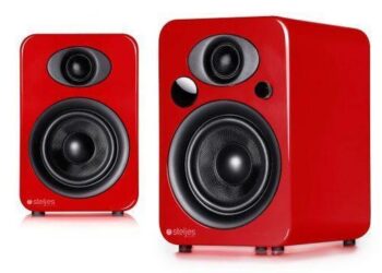 Steljesin tehokkaat NS3-työpöytäkaiuttimet sopivat moneen makuun ja tarpeeseen