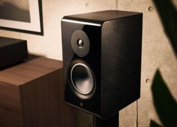 Yamahalta kaksi uutta jalustakaiutinta