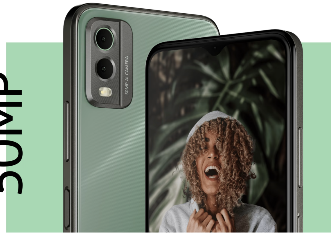 Nokia C32 myynti alkoi Suomessa