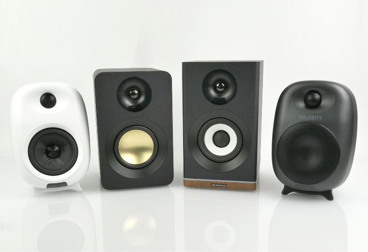 Neljä edullista ja kompaktia aktiivikaiutinta