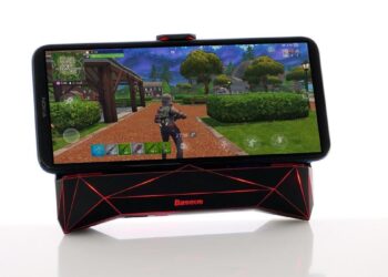 Puhelimen monitoimiviilennin tekee minkä lupaa – Mutta tekeekö sillä mitään?