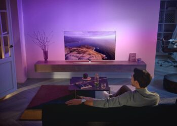 Philips esitteli OLED807 4K -television – uutta potkua peleihin ja kirkkauteen