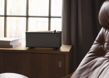 Klipsch esitteli neljä räväkän retroa McLaren-kaiutinta