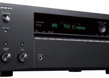 Onkyo esitteli AV-vahvistimen ja kaksi kaiuttimet ja vahvistimen sisältävää kotiteatterisettiä