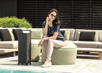 Tehokkaan tyylikäs ulkokaiutin kesärientoihin