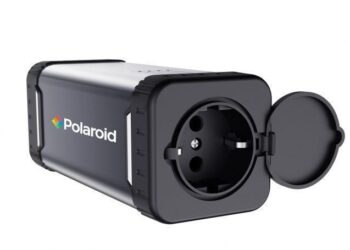 Erätulille mukaan: Pistorasia, tietokone, nokipannu, makkarapaketti…