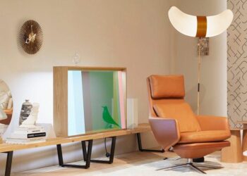 Panasonic kaavailee läpinäkyvää OLED-televisiota tuotantoon ensi vuonna