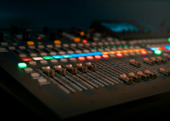 Pelikokemuksen säveltäjät: videopelien äänisuunnittelu