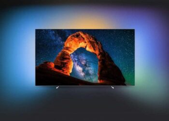 WhatHiFi: Philipsin oled-paneelilla varustettu 803-televisio on yksi parhaista luokassaan