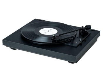 Pro-Jectilta täysautomaattinen levysoitin saksalaisvoimin