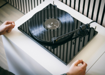 Pro-Jectin E1.2 uutuus hurmaa yksinkertaisuudellaan