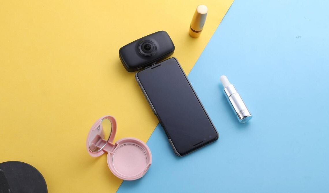 Kandao QooCam Fun – hauska, edullinen ja monipuolinen 360 asteen puhelinkamera