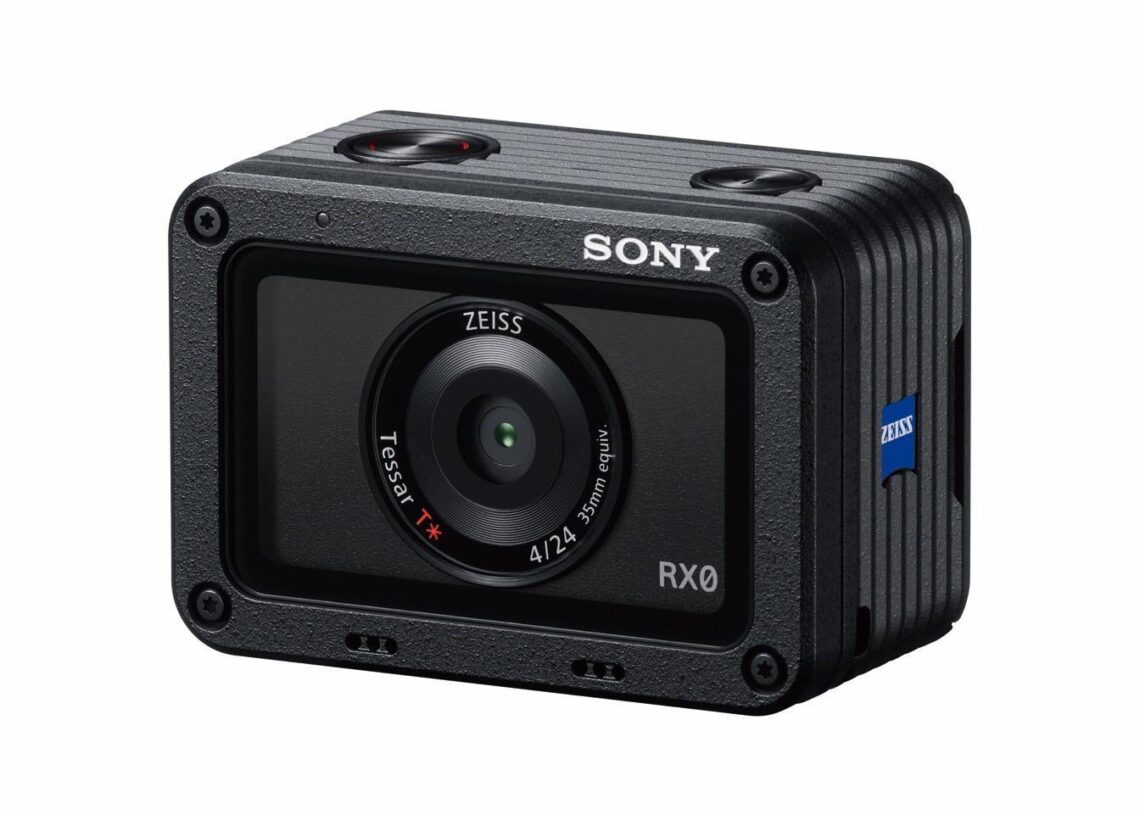 Sonyltä vedenpitävä kompaktikamera kovaan rääkkiin