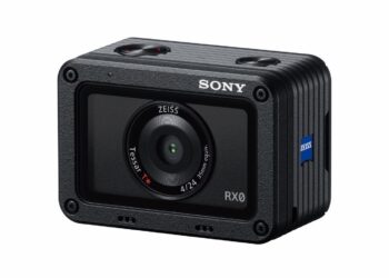 Sonyltä vedenpitävä kompaktikamera kovaan rääkkiin