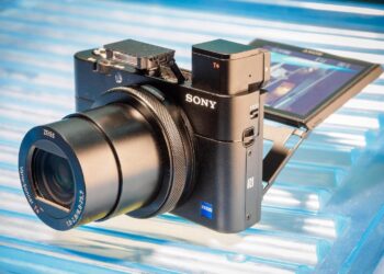 Sonyn pieni ja pätevä kompaktikamera