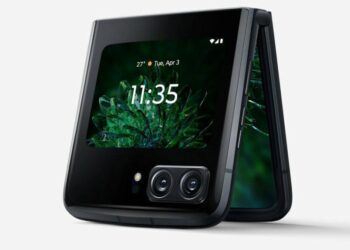 Motorolan taittuvanäyttöinen Razr-puhelin Suomeen – kookkaampi näyttö ja enemmän tehoa